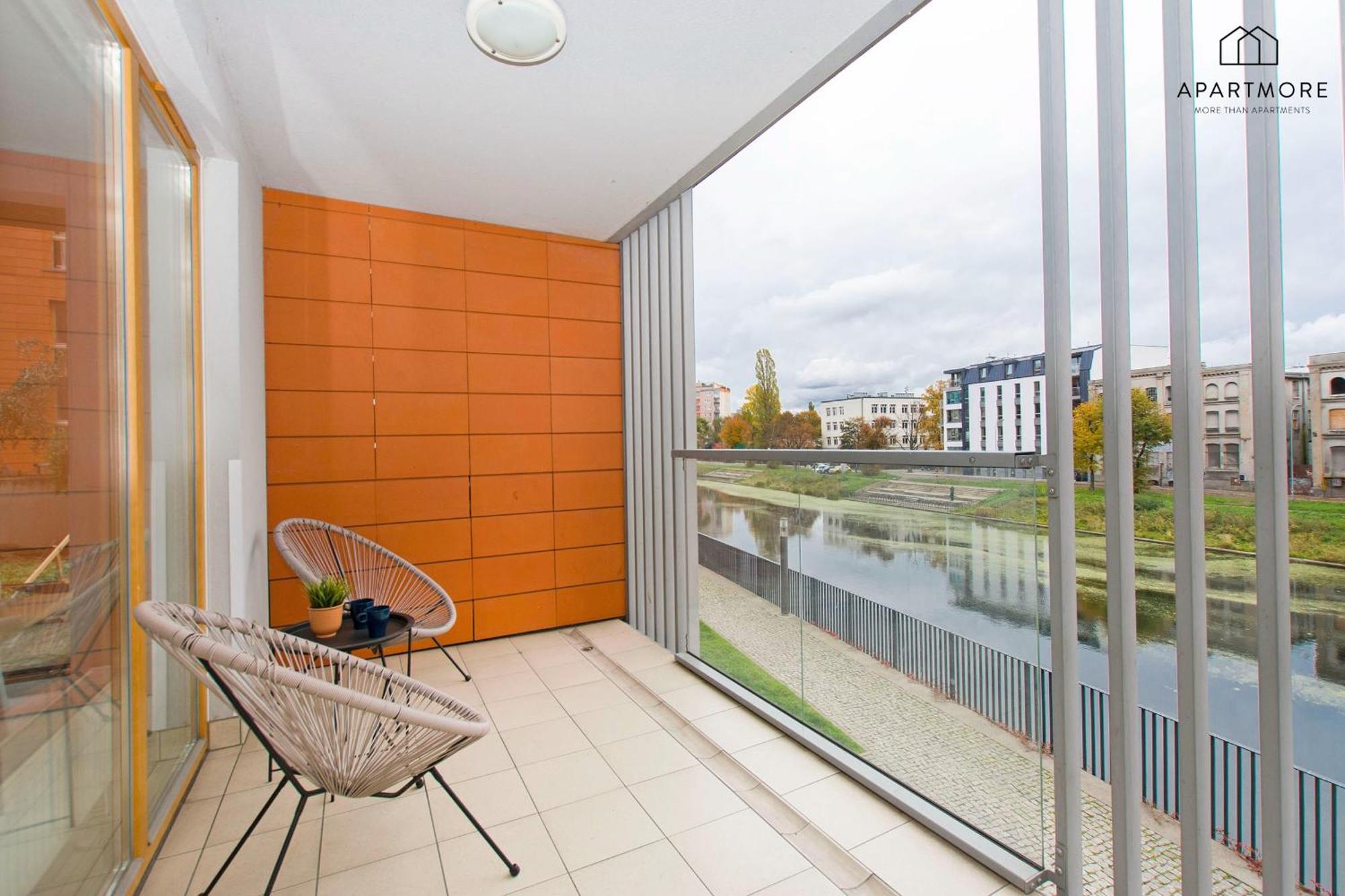 Center - Aura By Apartmore *